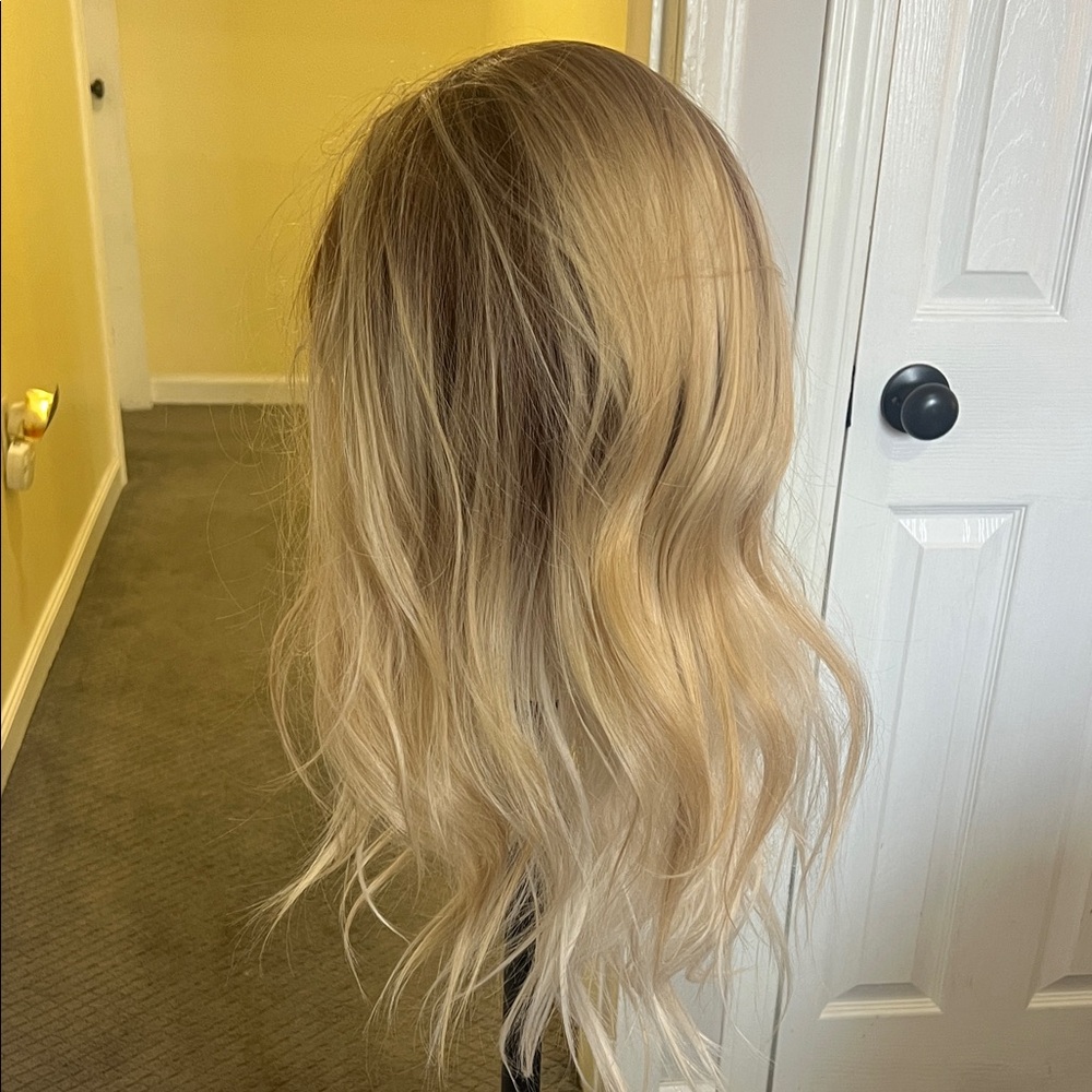 Elegant Blonde Ombre Wavy Hair Wig
Cora in halo